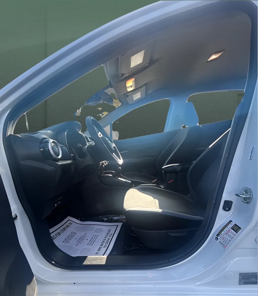 2025 Nissan Versa Sedan SV - Photo 11