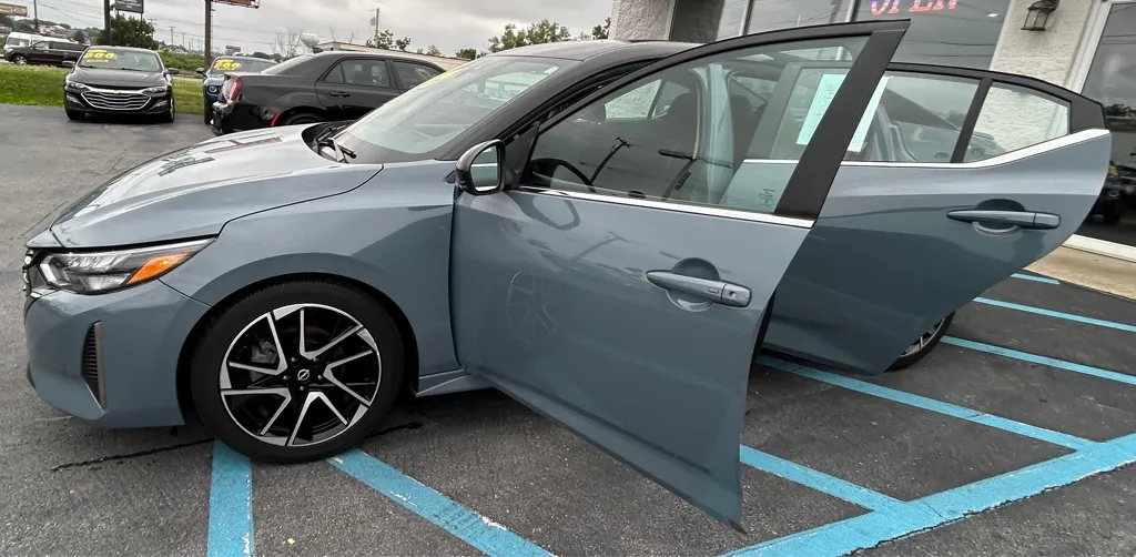 Gray 2024 NISSAN SENTRA SR for sale in Merrillville, IN