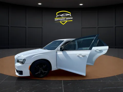 White 2022 CHRYSLER 300 TOURING L for sale in Merrillville, IN