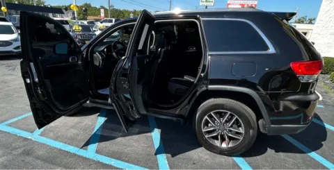 More photos of 2019 JEEP GRAND CHEROKEE LIMITED at NWI Auto Luxury Merrillville, IN