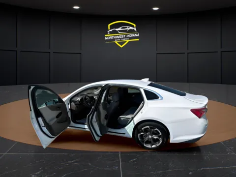 More photos of 2022 CHEVROLET MALIBU LT at NWI Auto Luxury Merrillville, IN