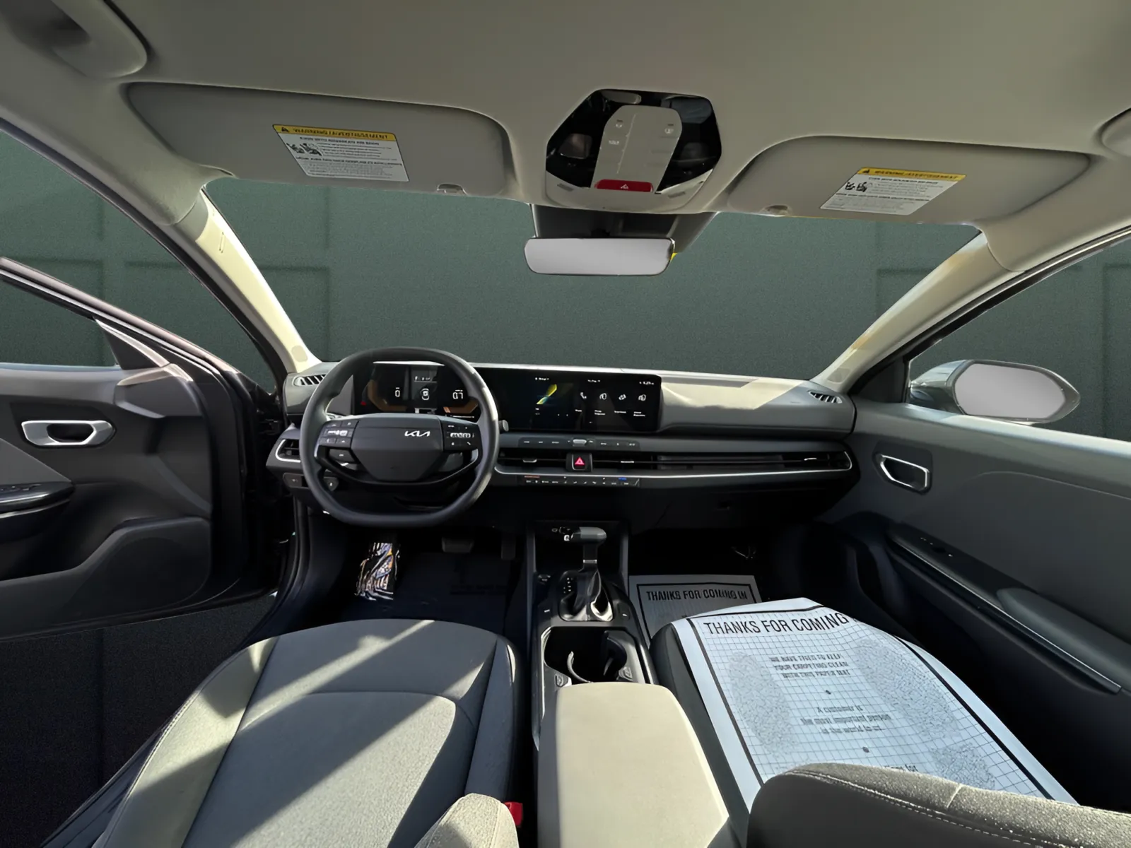 2025 Kia K4 LXS - Photo 13