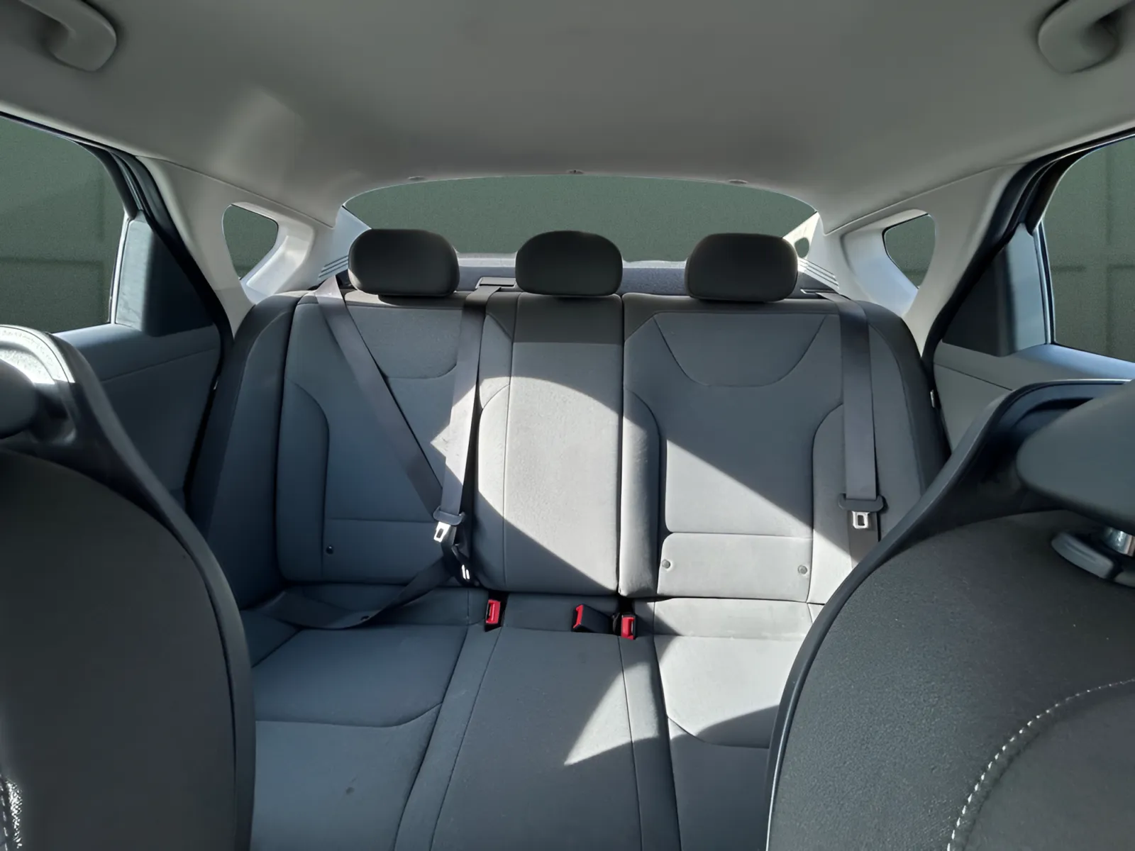 2025 Kia K4 LXS - Photo 17
