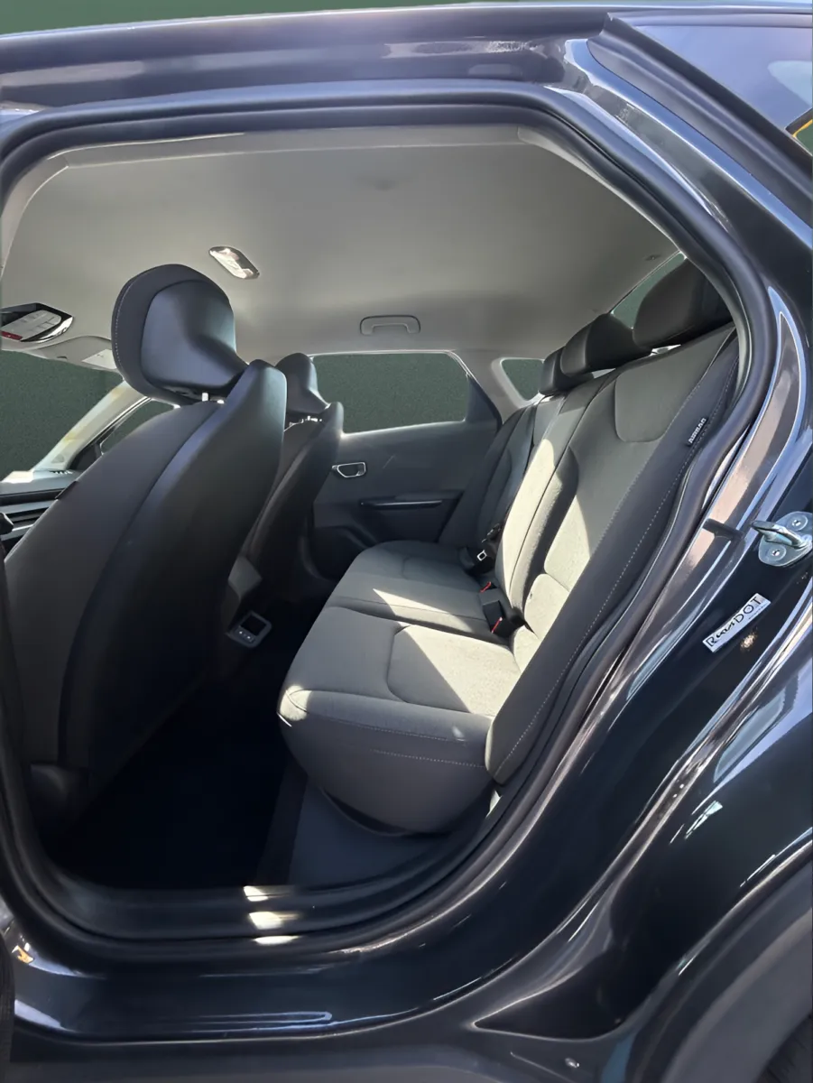 2025 Kia K4 LXS - Photo 12