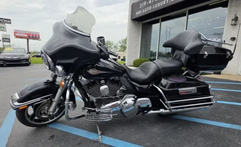 Another view of 2010 HARLEY-DAVIDSON FLHT CLASSIC Classic for sale in Merrillville, IN at NWI Auto Luxury Merrillville