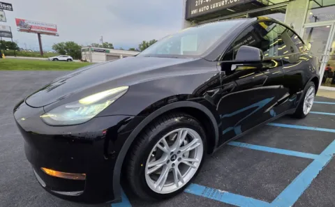 More photos of 2020 TESLA MODEL Y LONG RANGE at NWI Auto Luxury Merrillville, IN
