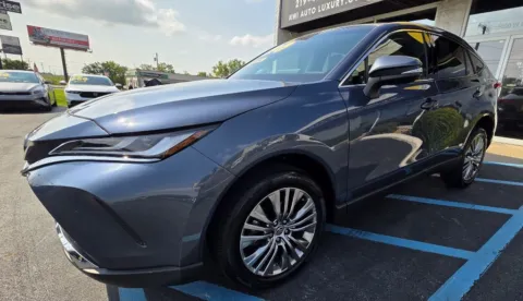 More photos of 2022 TOYOTA VENZA LIMITED at NWI Auto Luxury Merrillville, IN