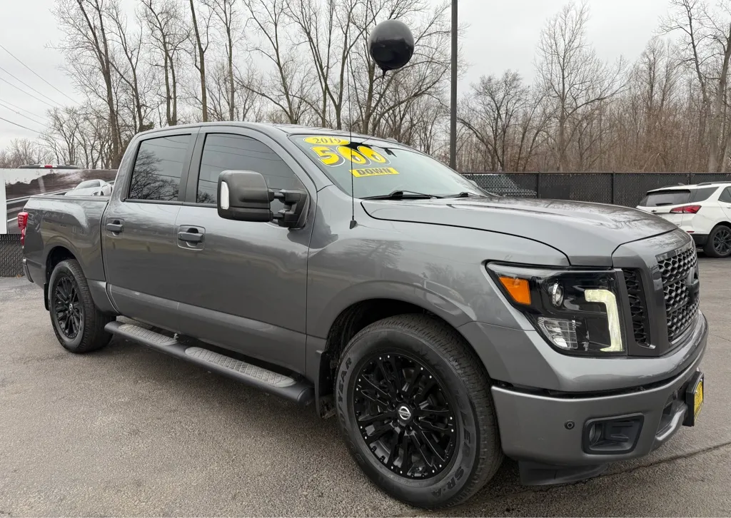 Gray 2019 NISSAN TITAN SL for sale in Schererville, IN