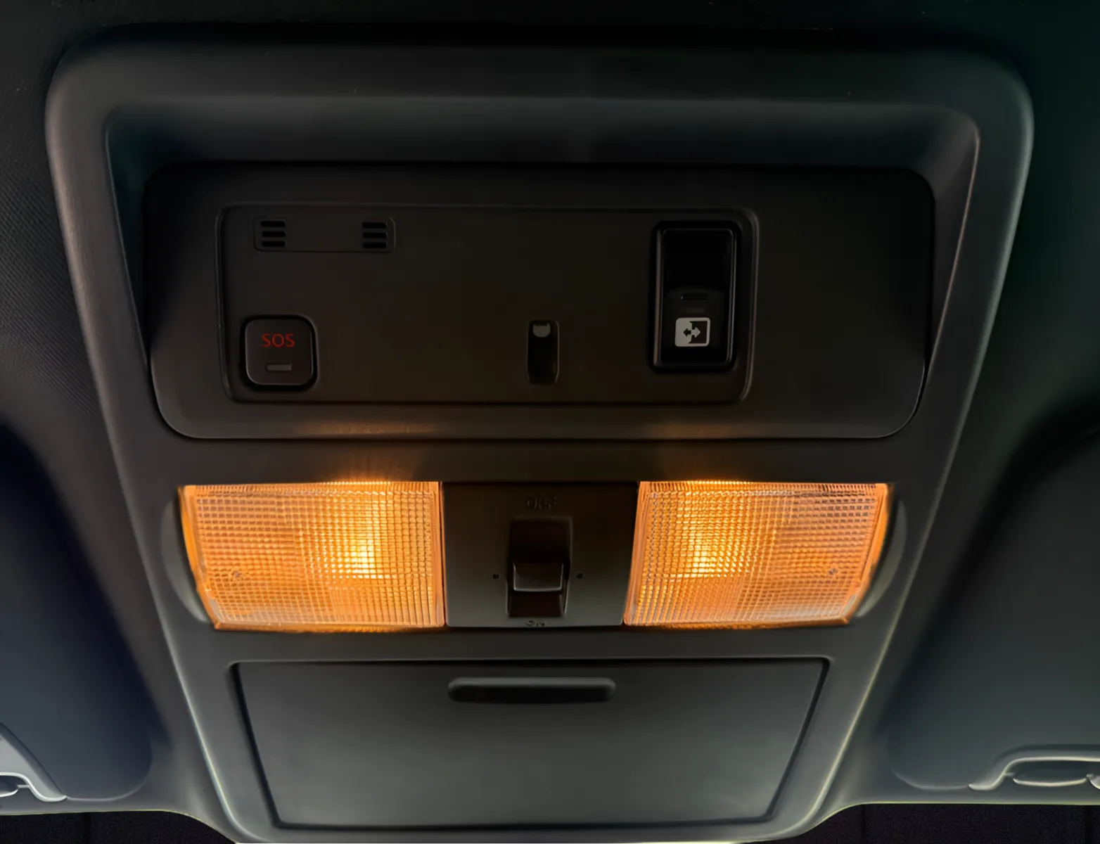 2019 Nissan Titan SL - Photo 20