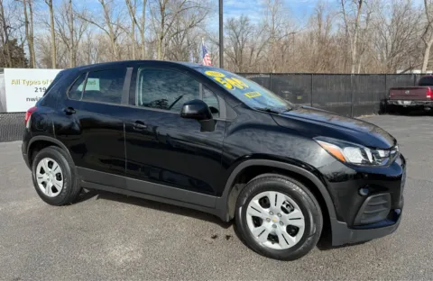 Black 2019 CHEVROLET TRAX LS for sale in Schererville, IN