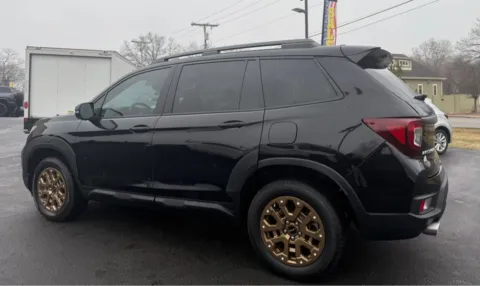 More photos of 2022 HONDA PASSPORT TRAILSPORT at NWI Auto Finance Schererville, IN