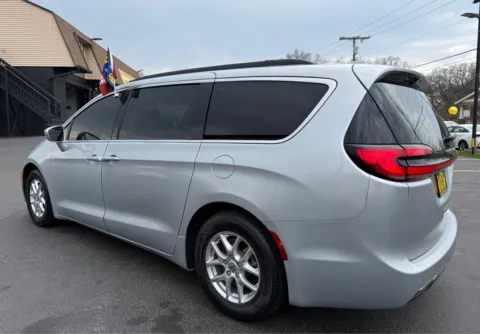 More photos of 2022 CHRYSLER PACIFICA TOURING L at NWI Auto Finance Schererville, IN