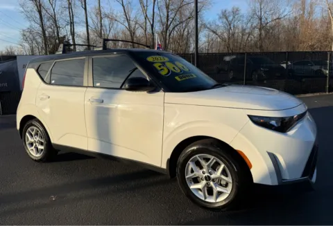 White 2023 KIA SOUL S for sale in Schererville, IN