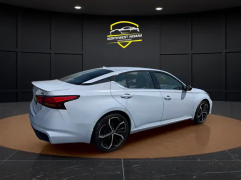 More photos of 2023 NISSAN ALTIMA 2.5 SR at NWI Auto Finance Schererville, IN