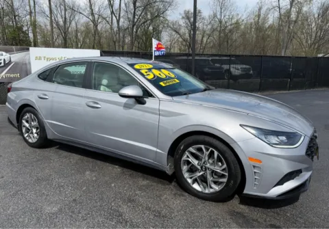 Silver 2023 HYUNDAI SONATA SEL for sale in Schererville, IN