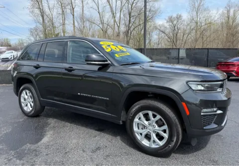 Brown 2023 JEEP GRAND CHEROKEE LIMITED for sale in Schererville, IN