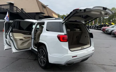 More photos of 2019 GMC ACADIA DENALI at NWI Auto Finance Schererville, IN