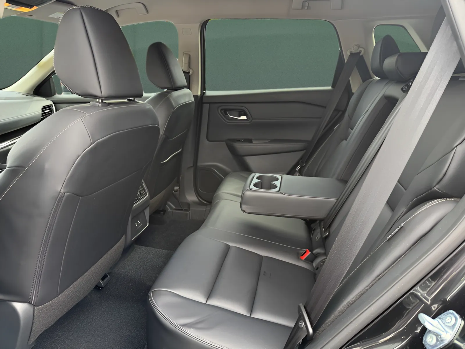 2026 Nissan Rogue SL - Photo 28