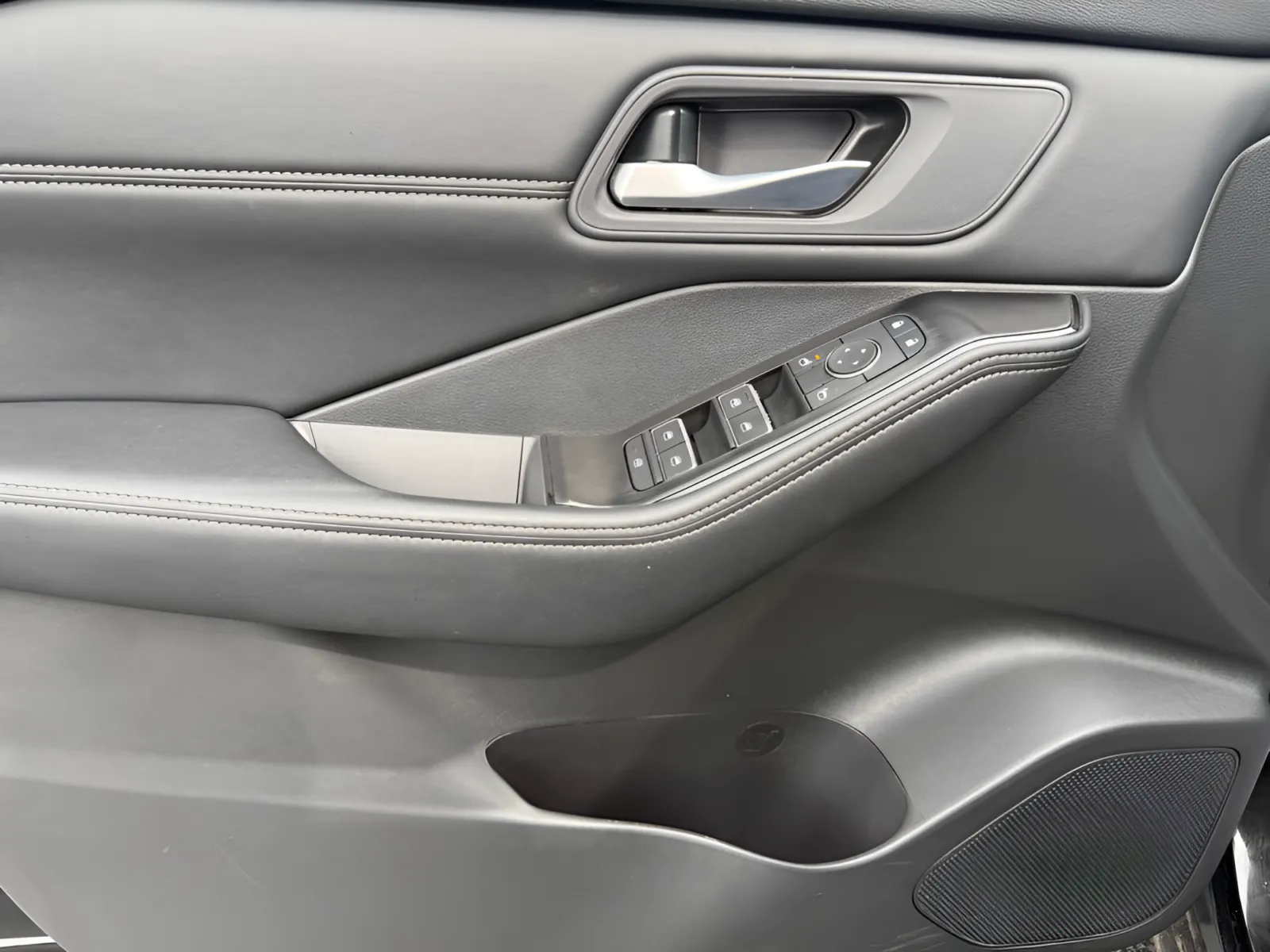 2026 Nissan Rogue SL - Photo 32