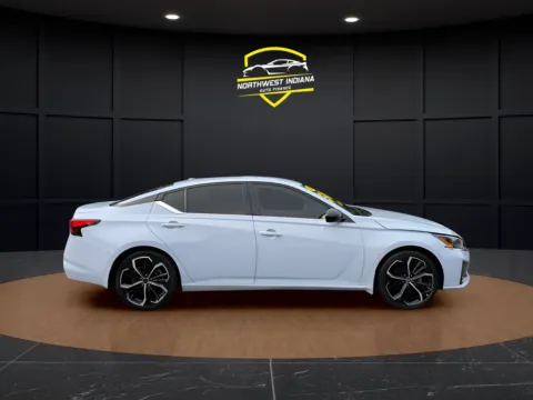 More photos of 2023 NISSAN ALTIMA 2.5 SR at NWI Auto Finance Schererville, IN