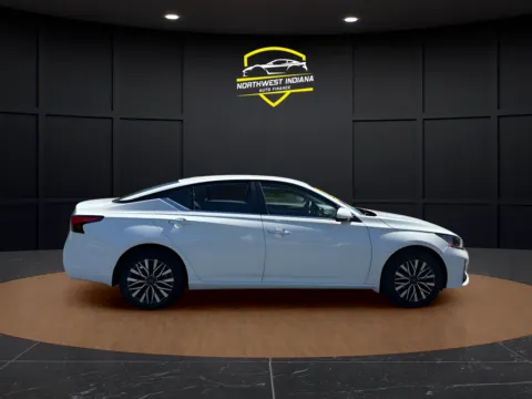 More photos of 2023 NISSAN ALTIMA 2.5 SV at NWI Auto Finance Schererville, IN