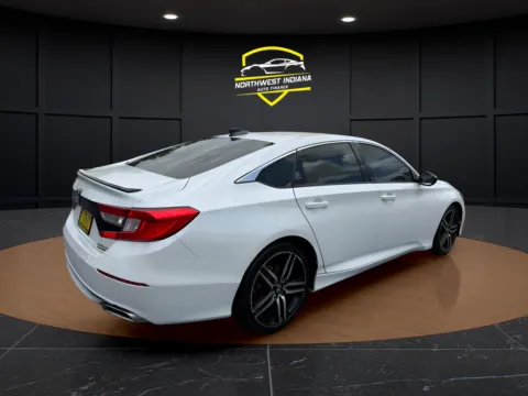 More photos of 2022 HONDA ACCORD SPORT SPECIAL EDITION at NWI Auto Finance Schererville, IN