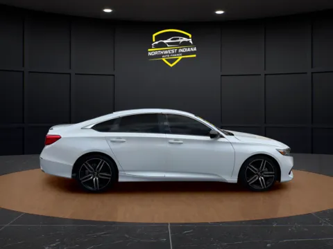 More photos of 2022 HONDA ACCORD SPORT SPECIAL EDITION at NWI Auto Finance Schererville, IN