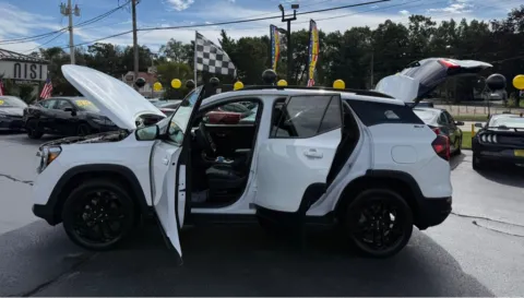 Another view of 2022 GMC TERRAIN SLT for sale in Schererville, IN at NWI Auto Finance Schererville