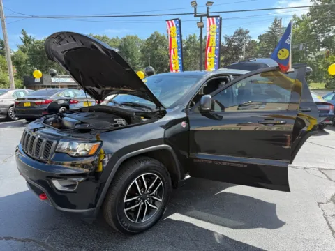 Black 2020 JEEP GRAND CHEROKEE TRAILHAWK for sale in Schererville, IN