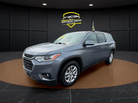 Gray 2020 CHEVROLET TRAVERSE LT LEATHER for sale in Schererville, IN