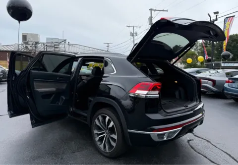 More photos of 2021 VOLKSWAGEN ATLAS CROSS SPO V6 SEL PREMIUM R-LINE 4MOTION at NWI Auto Finance Schererville, IN