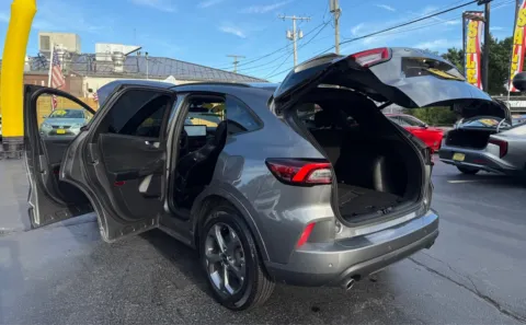 More photos of 2024 FORD ESCAPE ST-LINE at NWI Auto Finance Schererville, IN