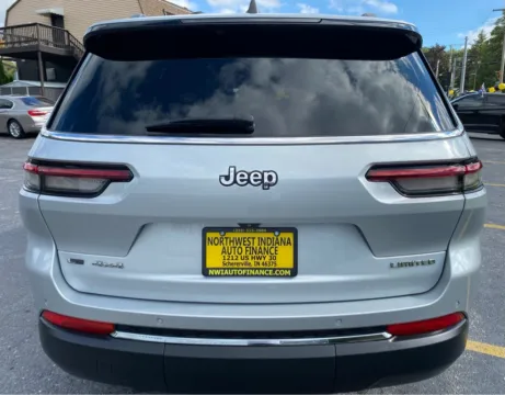 More photos of 2021 JEEP GRAND CHEROKEE L LIMITED at NWI Auto Finance Schererville, IN