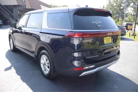 More photos of 2022 KIA CARNIVAL LX at NWI Auto Finance Schererville, IN