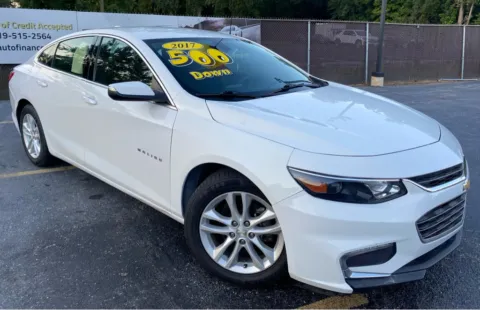 White 2017 CHEVROLET MALIBU LT for sale in Schererville, IN