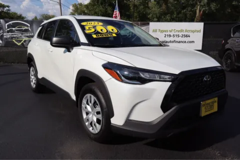 White 2023 TOYOTA COROLLA CROSS L for sale in Schererville, IN