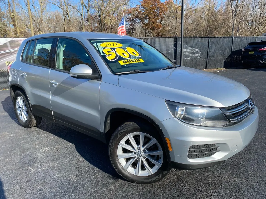 Silver 2018 VOLKSWAGEN TIGUAN LIMITED 2.0T for sale in Schererville, IN