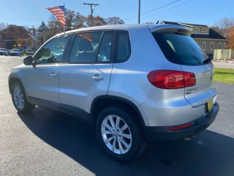 More photos of 2018 VOLKSWAGEN TIGUAN LIMITED 2.0T at NWI Auto Finance Schererville, IN