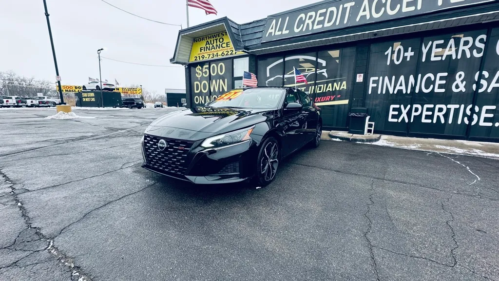 2023 Nissan Altima SR