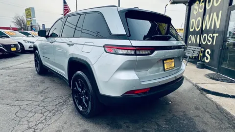 More photos of 2024 JEEP GRAND CHEROKEE LAREDO at NWI AUTO FINANCE Valparaiso, IN