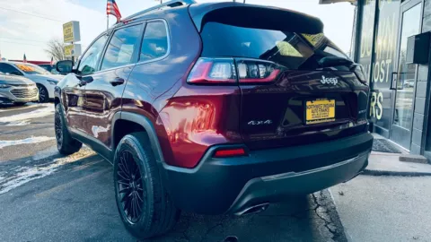 More photos of 2019 JEEP CHEROKEE LIMITED at NWI AUTO FINANCE Valparaiso, IN