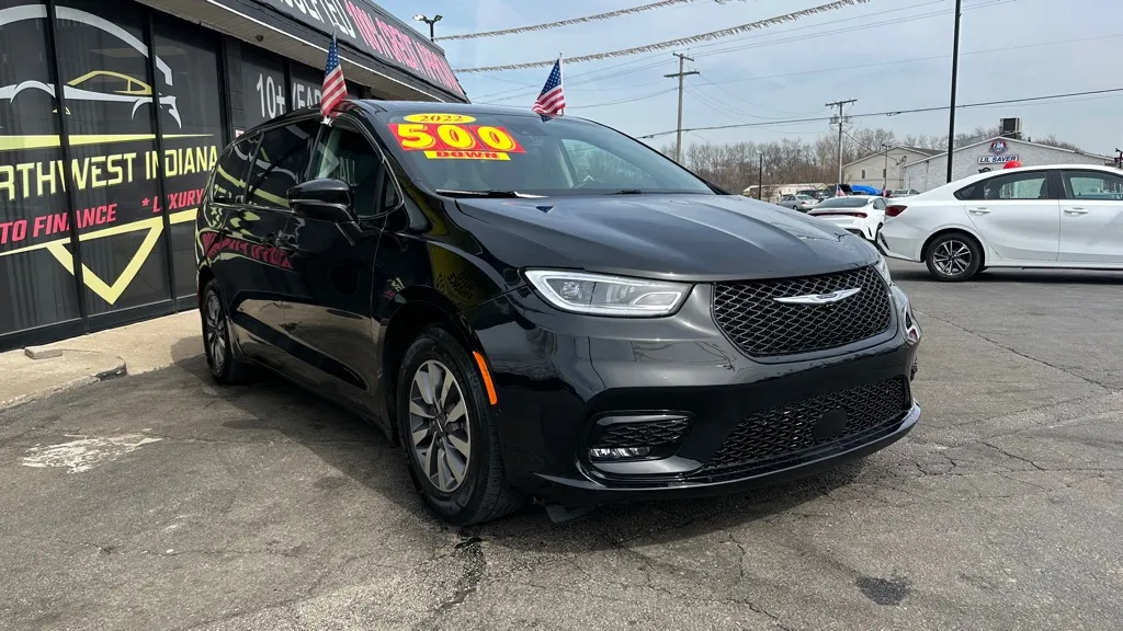 Black 2022 CHRYSLER PACIFICA HYBRID TOURING L for sale in Valparaiso, IN