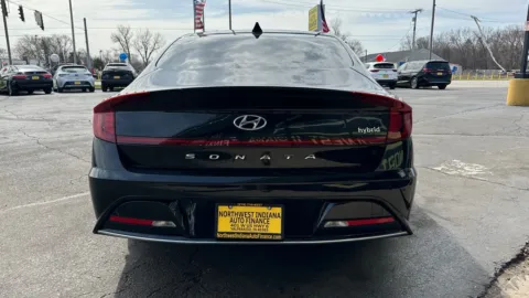 More photos of 2023 HYUNDAI SONATA LIMITED HYBRID at NWI AUTO FINANCE Valparaiso, IN