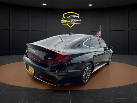 More photos of 2023 HYUNDAI SONATA LIMITED HYBRID at NWI AUTO FINANCE Valparaiso, IN