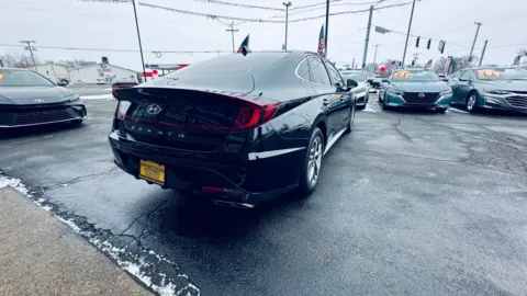 More photos of 2021 HYUNDAI SONATA SEL at NWI AUTO FINANCE Valparaiso, IN