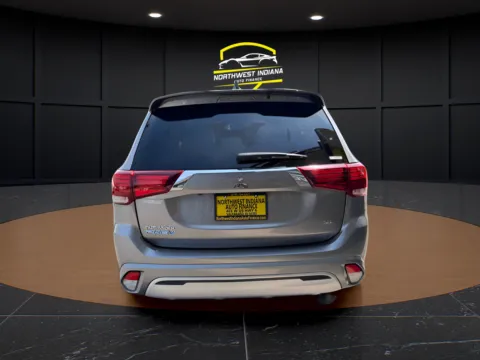 More photos of 2022 MITSUBISHI OUTLANDER SEL at NWI AUTO FINANCE Valparaiso, IN