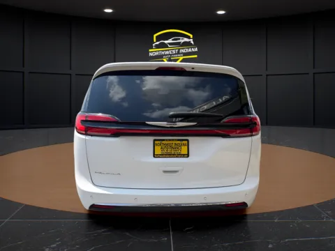 More photos of 2025 CHRYSLER PACIFICA SELECT at NWI AUTO FINANCE Valparaiso, IN