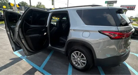 More photos of 2023 CHEVROLET TRAVERSE LT CLOTH at NWI AUTO FINANCE Valparaiso, IN