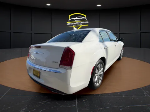 More photos of 2021 CHRYSLER 300 TOURING at NWI AUTO FINANCE Valparaiso, IN