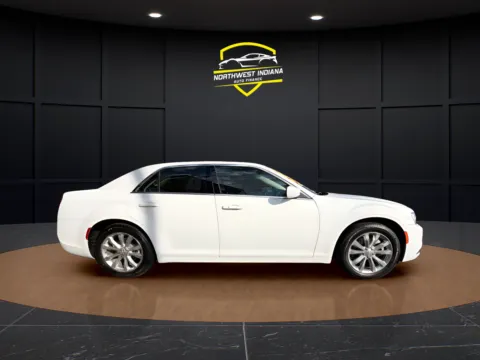 More photos of 2021 CHRYSLER 300 TOURING at NWI AUTO FINANCE Valparaiso, IN